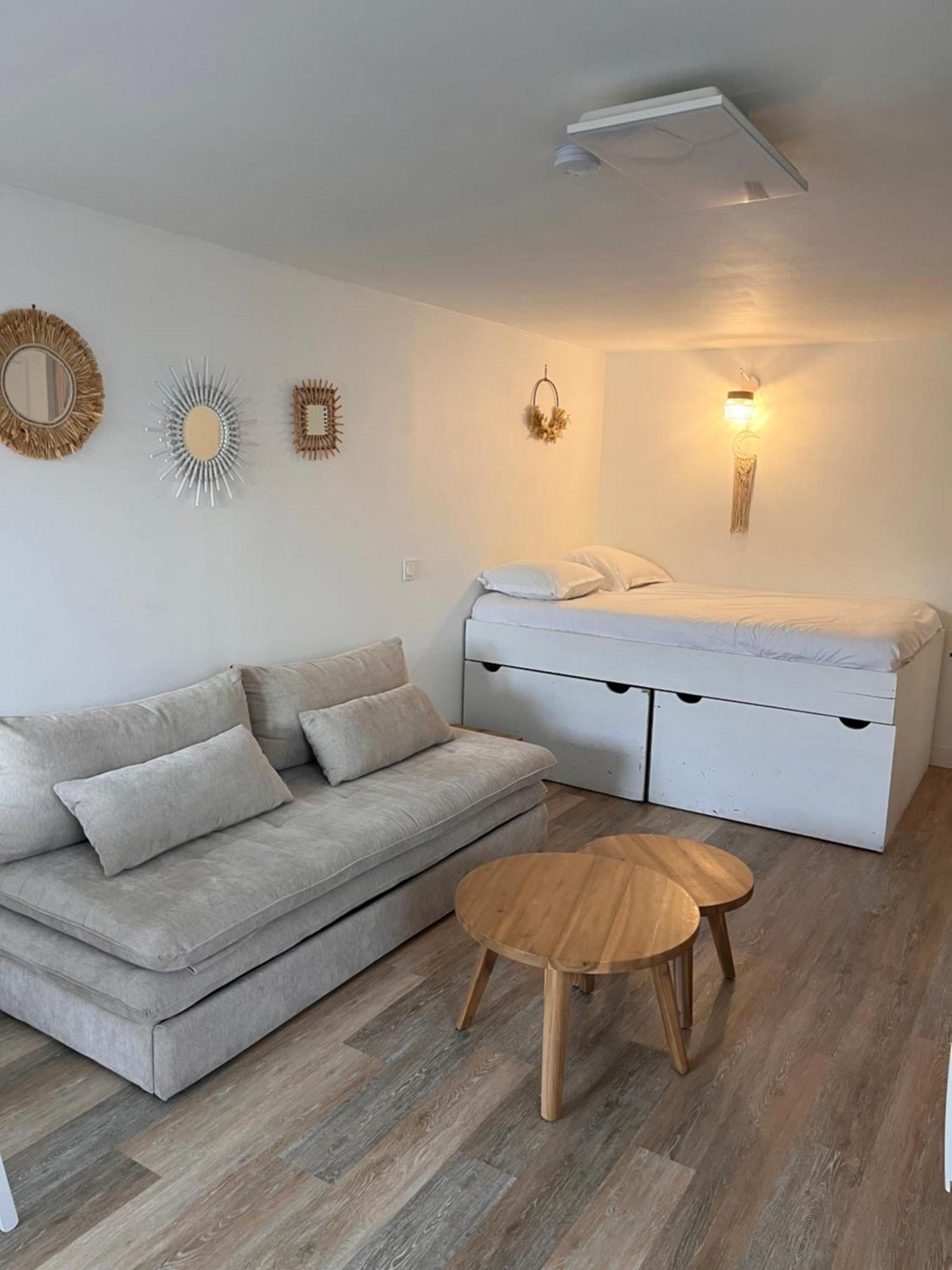 Studio Avec Terrasse Saint Martin De Re Exterior photo
